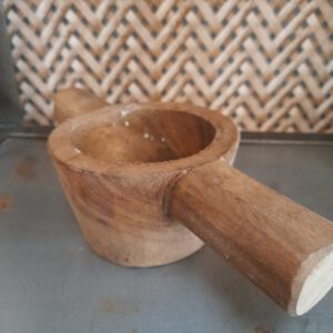 houten bakje met steel beide zijde voor geurblokjes