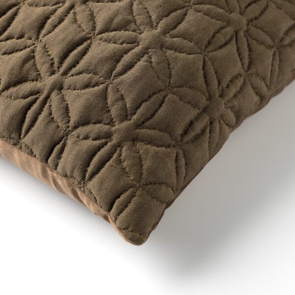 sierkussen-45x45-cm-dutch-decor-lizzy-military-olive-groen-detail